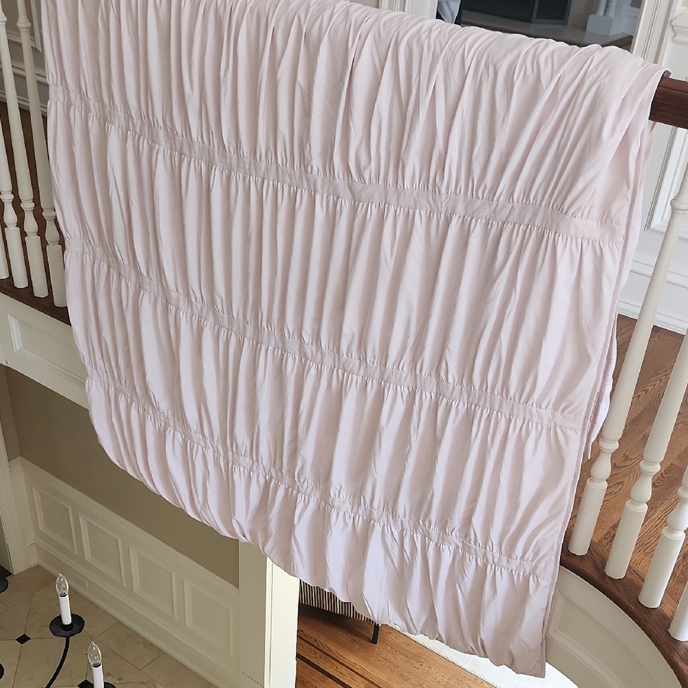 Pottery Barn Teen Soft Pink Ruched Comforter